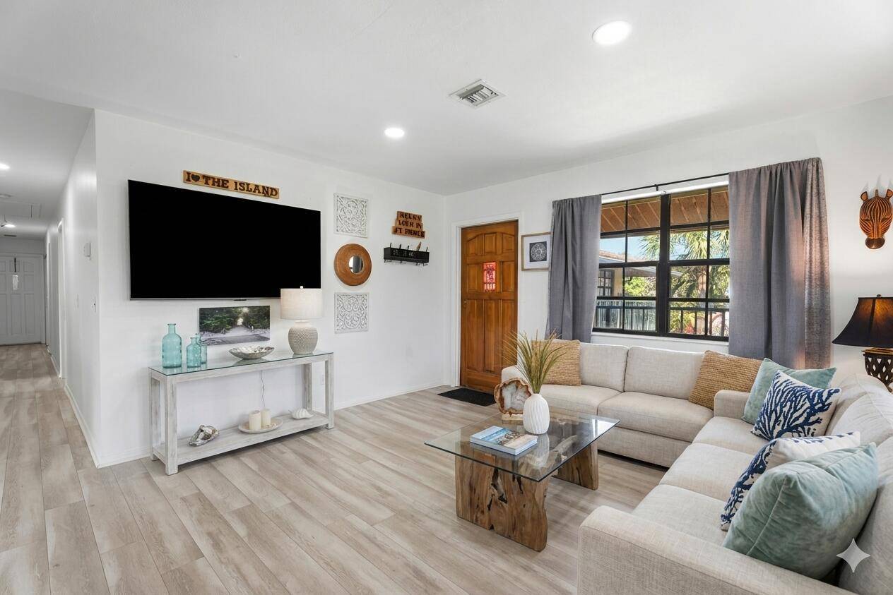 2505 TamarindFort Pierce - picture