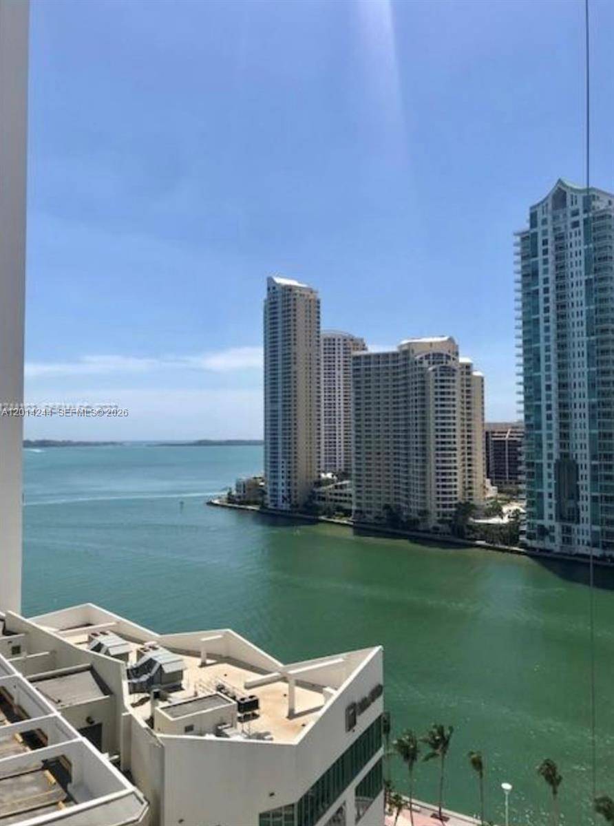 300 S Biscayne BlvdMiami - MET 1 CONDO condo unit L-L32 - picture