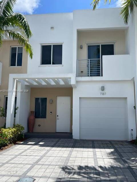 7187 NW 103 PATHMiami - Townhouse condo unit 7187 - picture