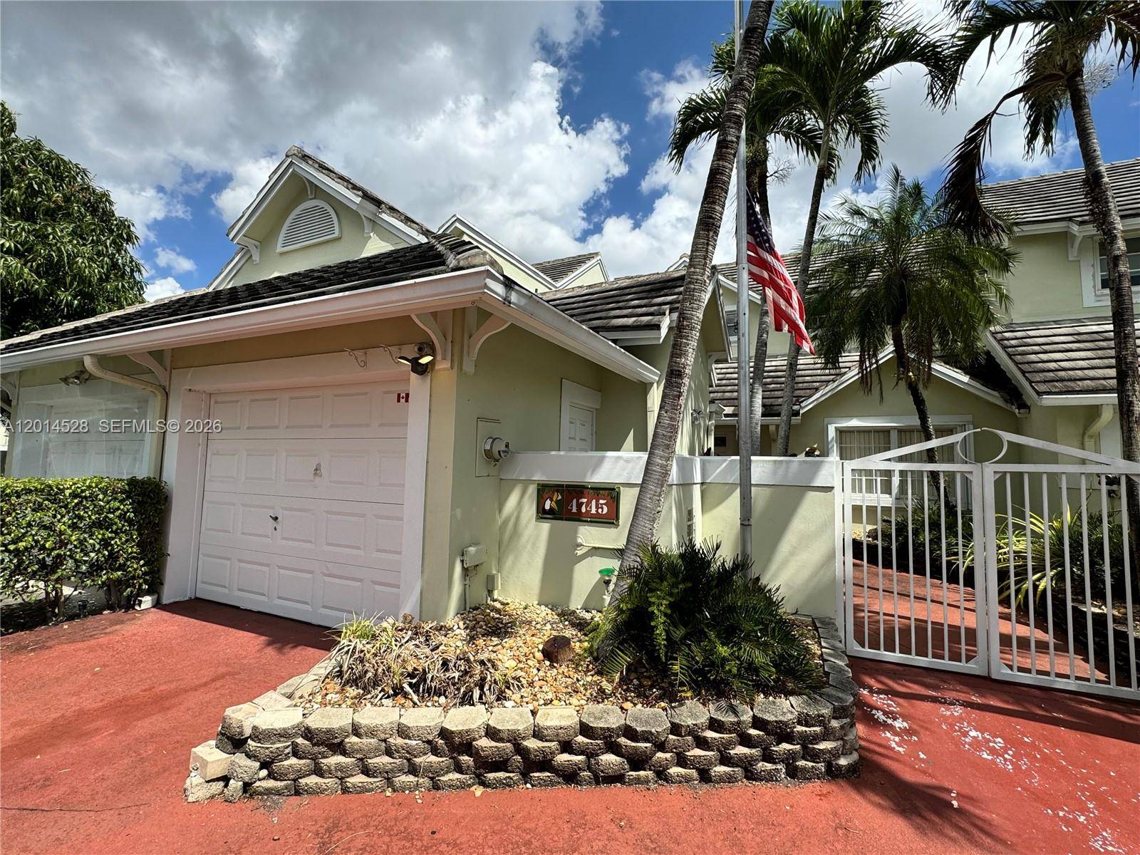 4745 NW 98th PlDoral - picture