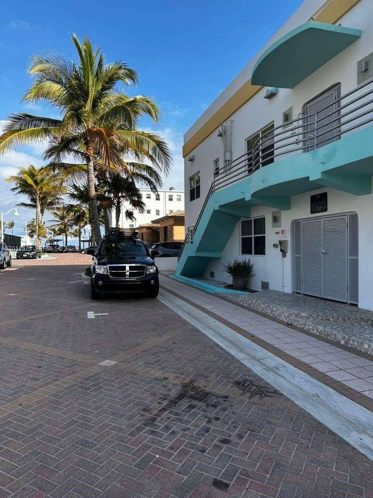 326 Wilson StHollywood - Condo 1-4 Stories,Condo condo unit 106 - picture
