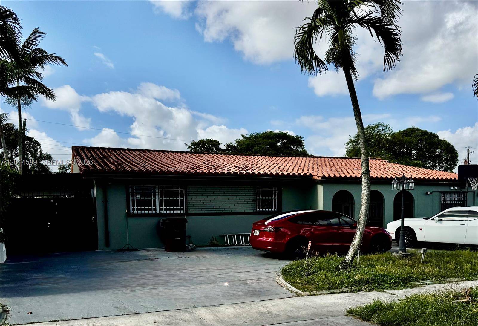 1314 W 77th StHialeah - picture