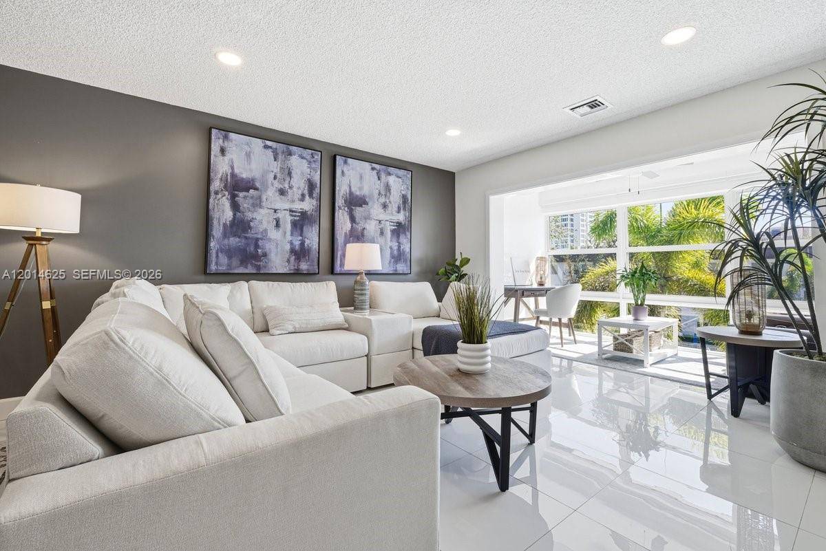 1501 S Ocean BlvdLauderdale By The Sea - Condo/Co-Op/Seasonal,Condo condo unit 307 - picture