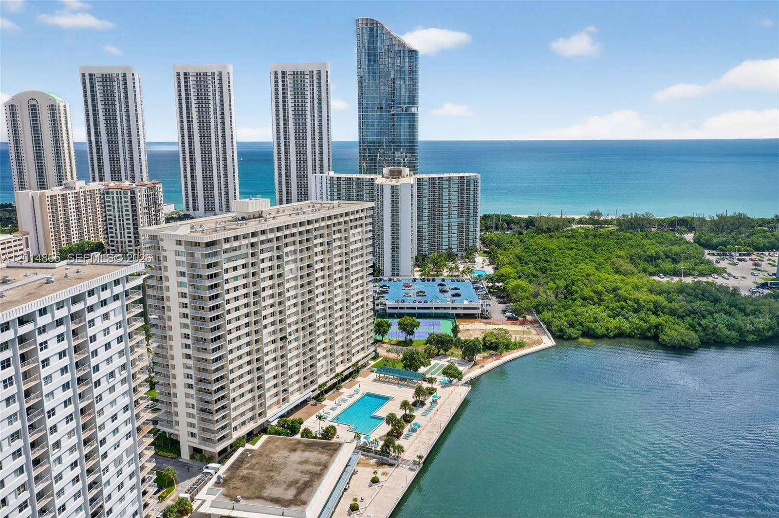 300 Bayview DrSunny Isles Beach - ARLEN HOUSE CONDO condo unit 1009 - picture