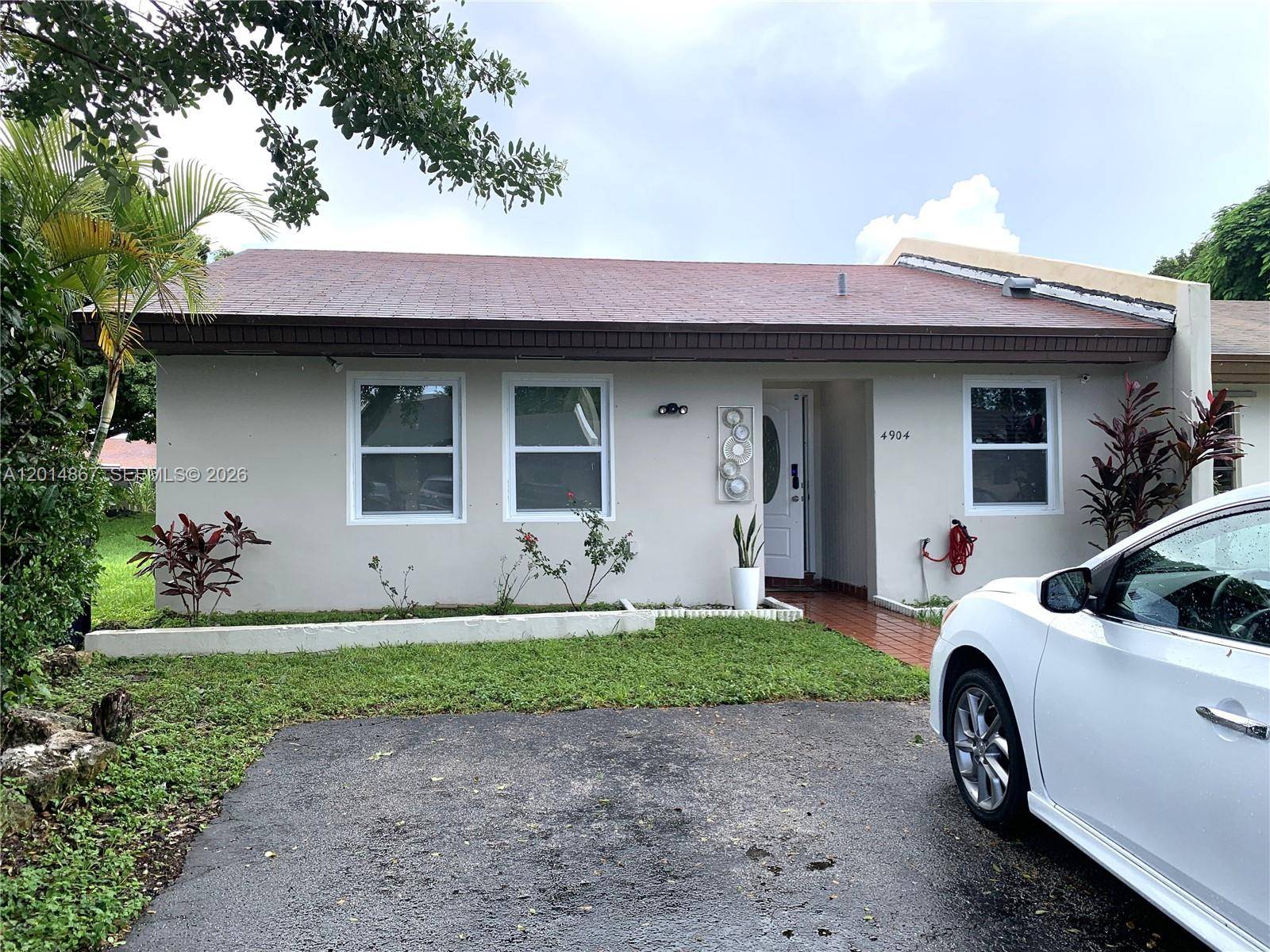 4904 SW 139th CtMiami - picture