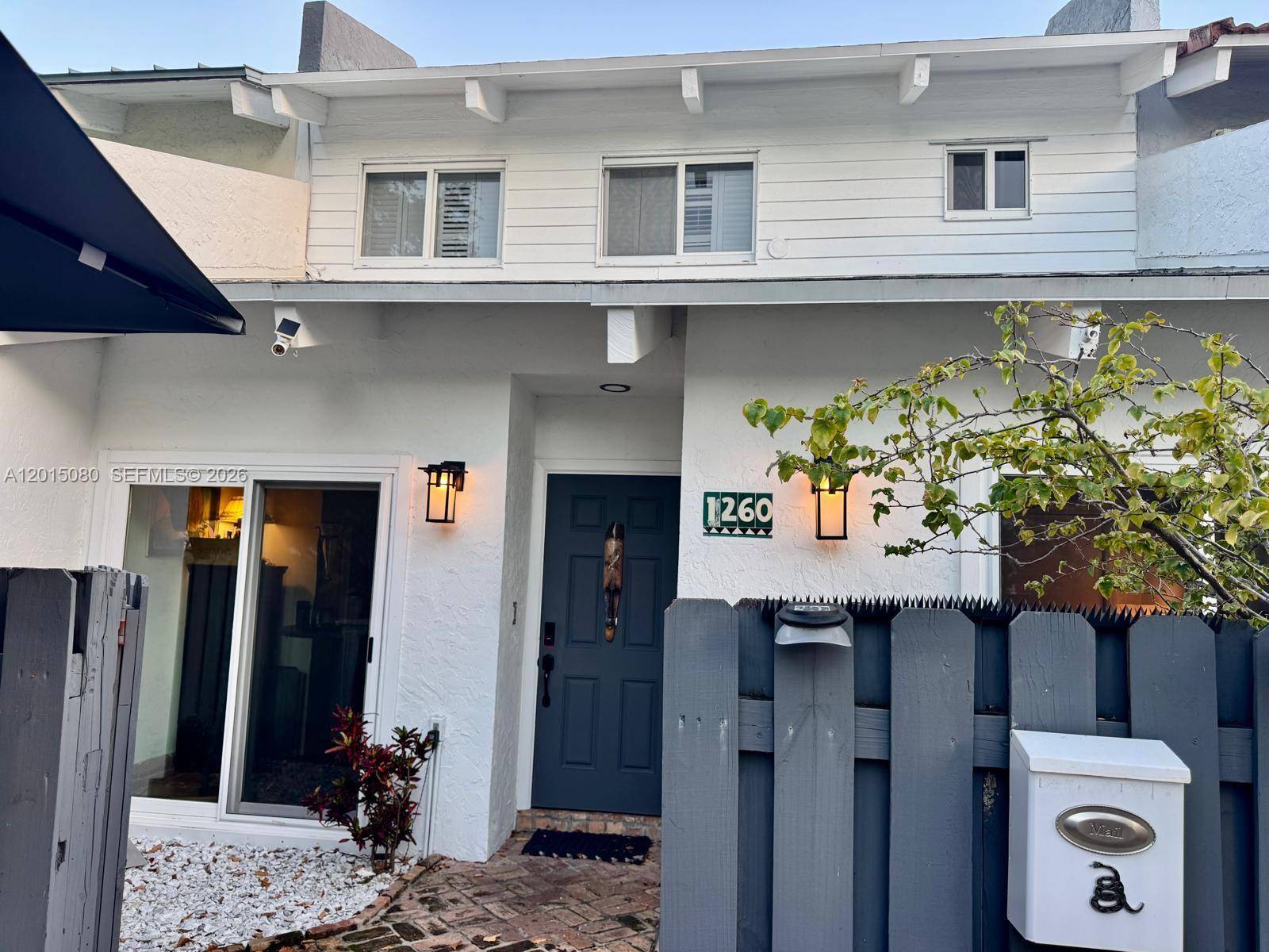 1260 SE 2nd StFort Lauderdale - Townhouse/Villa-Annual,Townhouse condo unit 1260 - picture