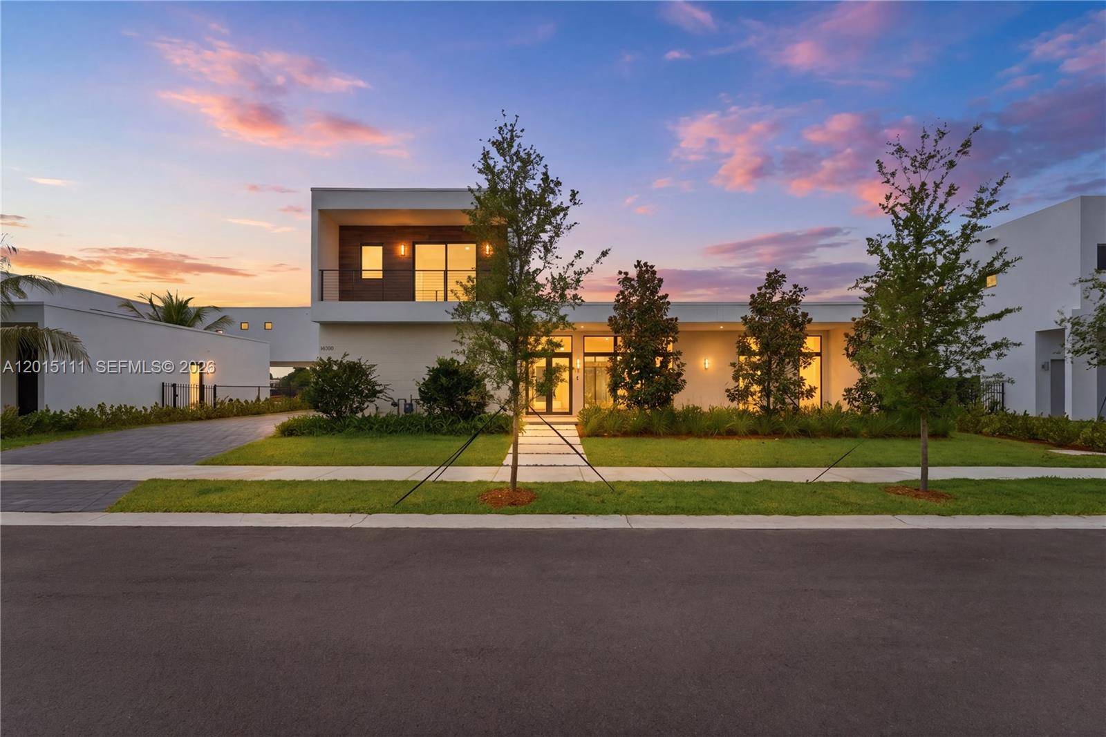 16700 N Botaniko Dr NWeston - picture