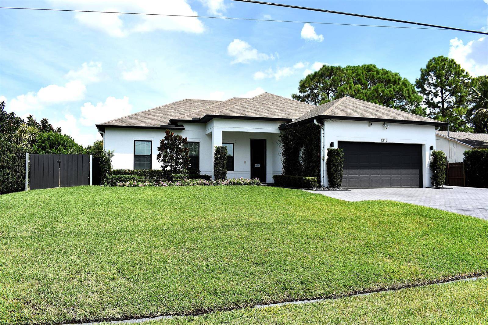 1217 SW MarmorePort St. Lucie - picture