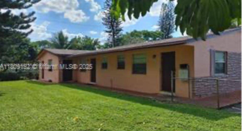 5210 NW 16th StLauderhill - picture