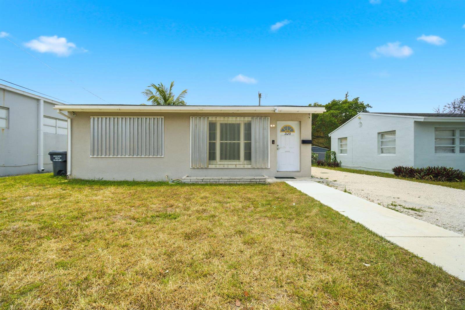 2120 TaylorHollywood - picture