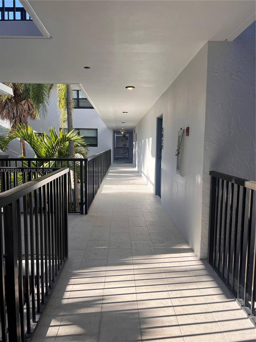 55 Ocean Lane DrKey Biscayne - OCEAN VILLAGE CONDO condo unit 3030 - picture
