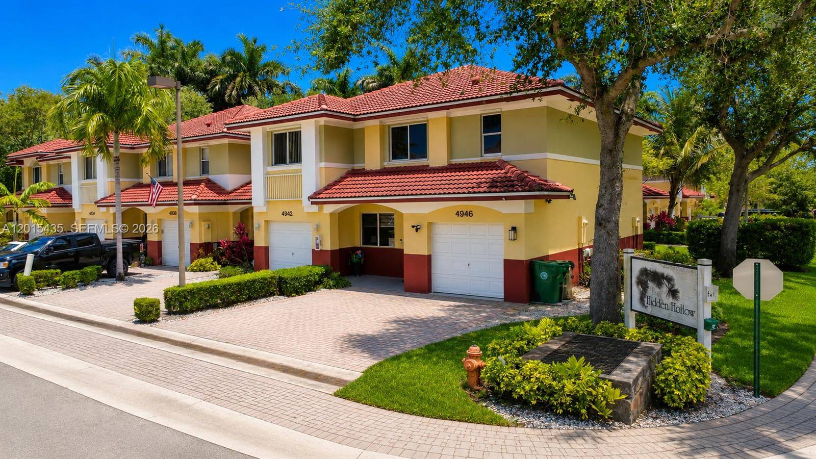 4946 SW 66th TerDavie - picture