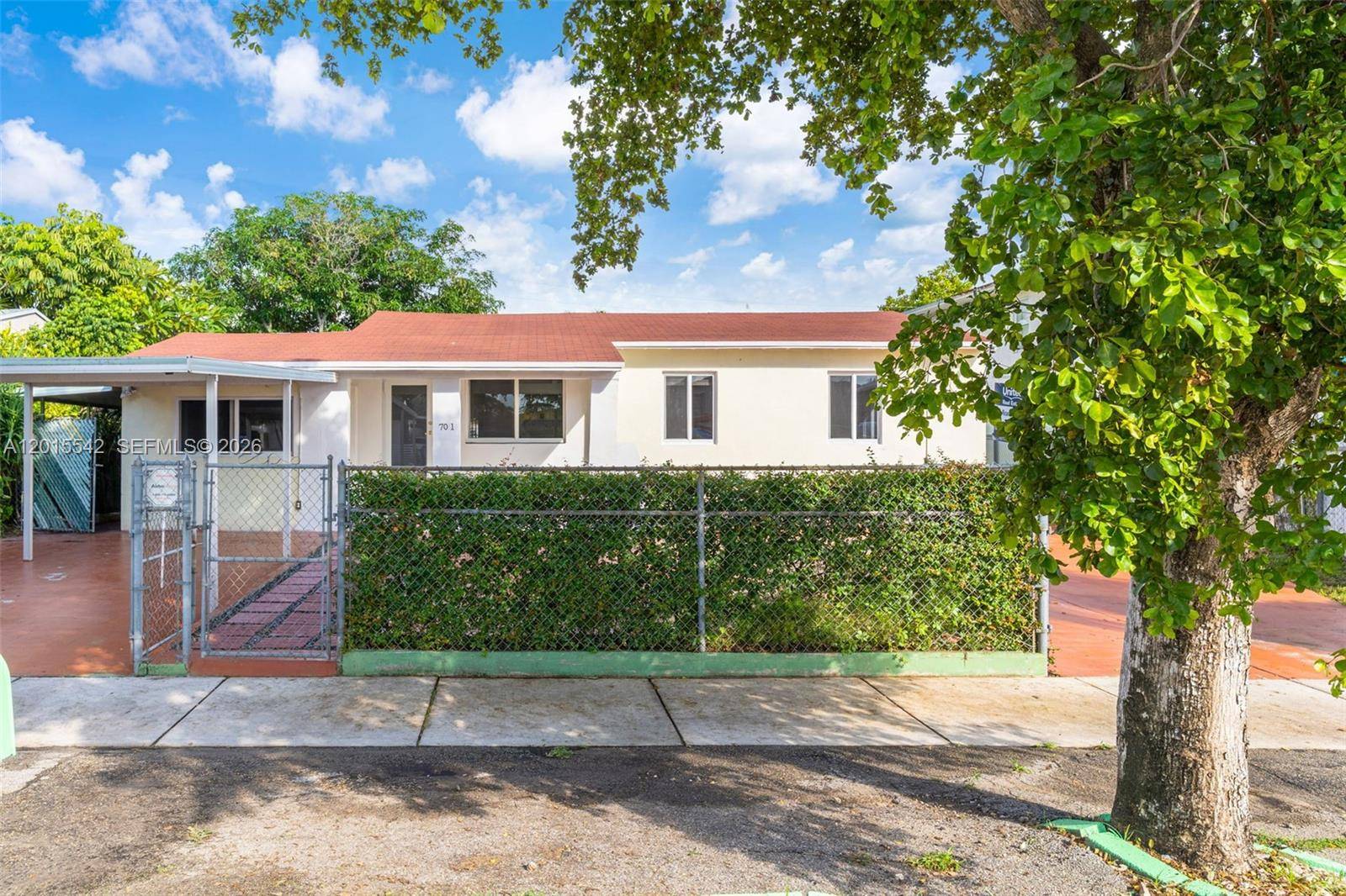 701 Tamiami Canal RdMiami - picture