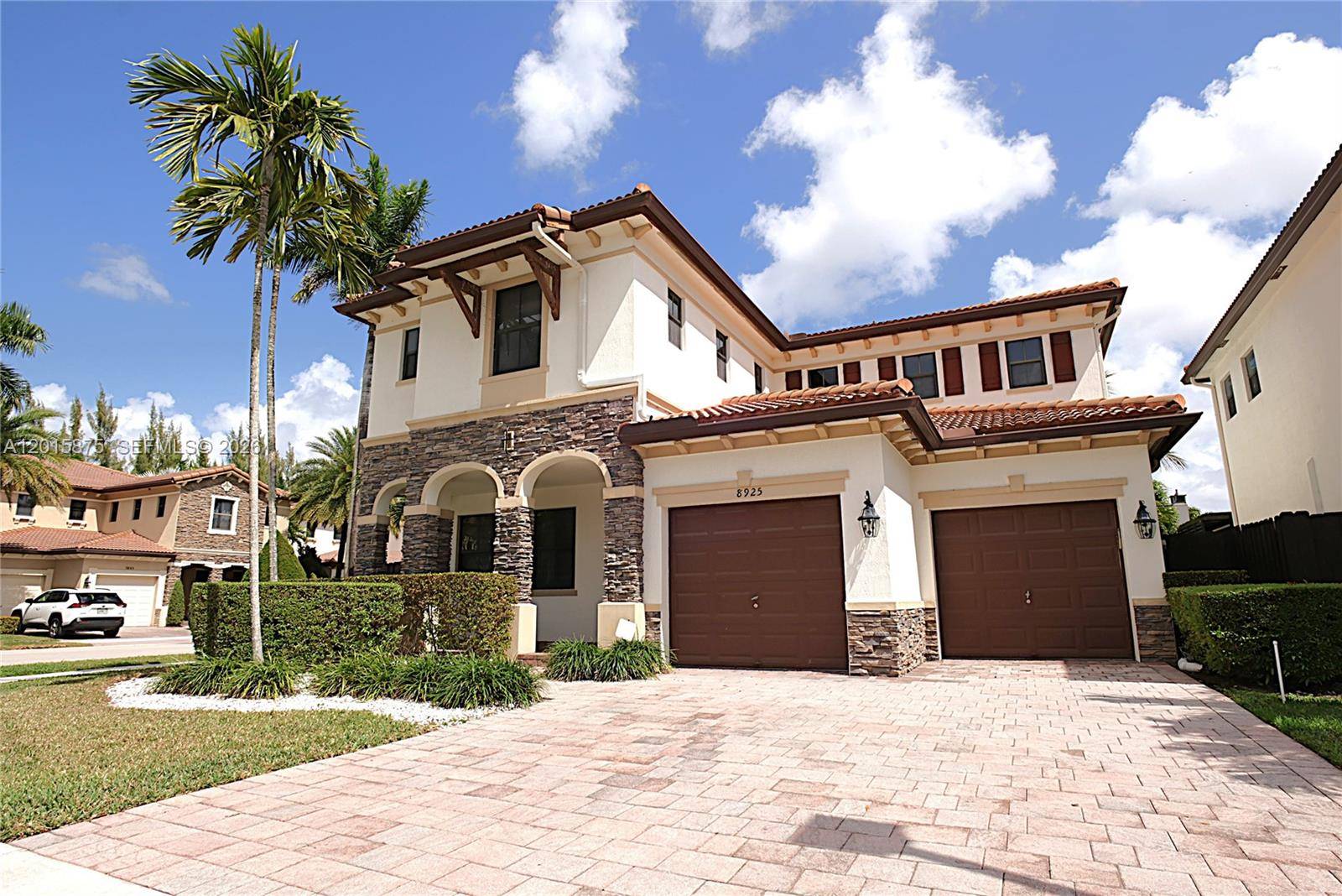 8925 NW 99th AveDoral - picture