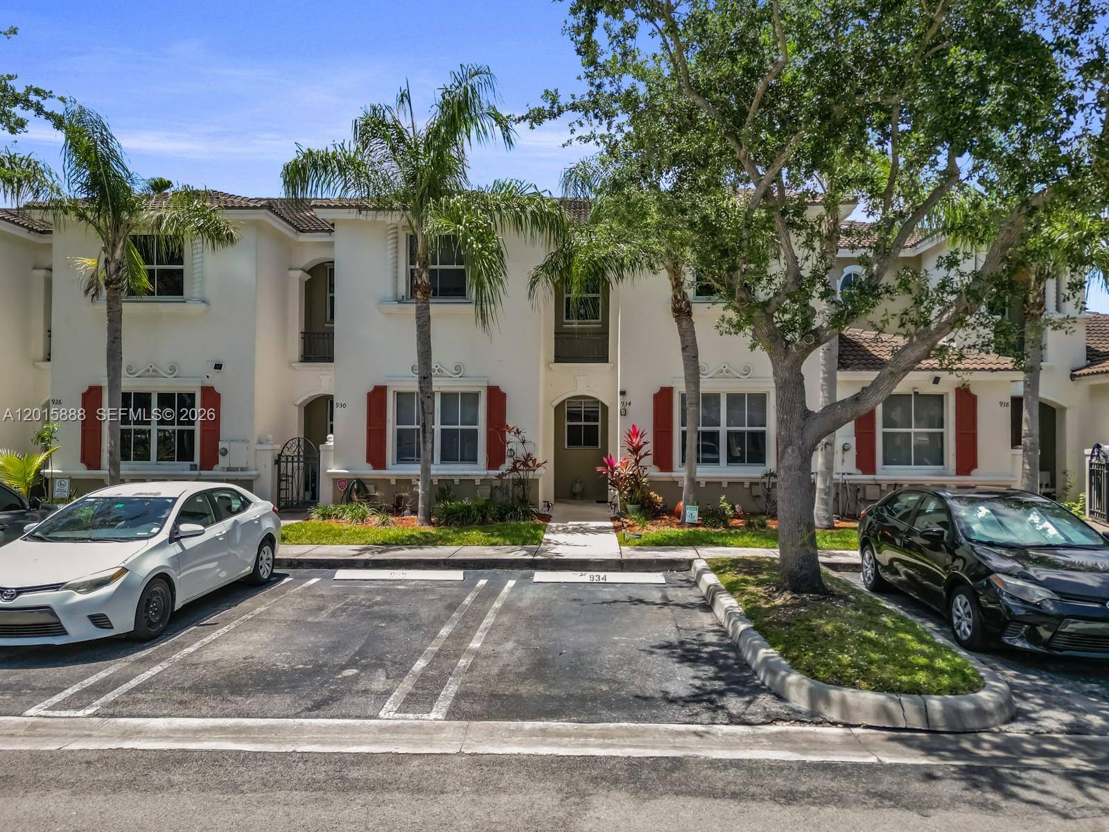 934 NE 42nd TerHomestead - picture