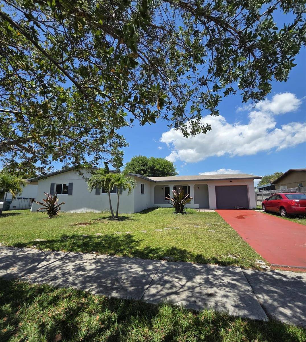 11941 SW 200th StMiami - picture