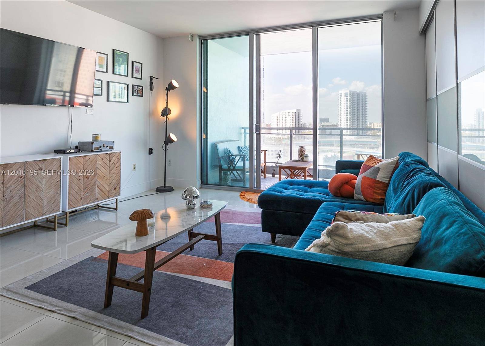 90 SW 3rd StMiami - Condo/Co-Op/Annual,Apartment condo unit 1611 - picture