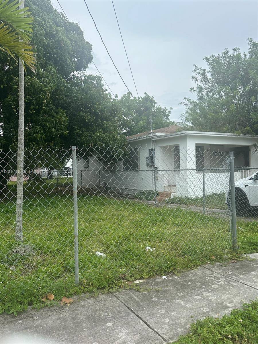 1891 NW 62nd TerMiami - picture