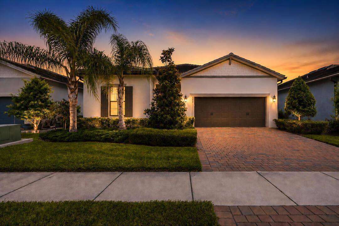 599 SE VillandryPort St. Lucie - picture