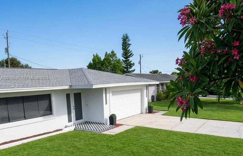 1212 SE 43rd TerraceCape Coral - picture