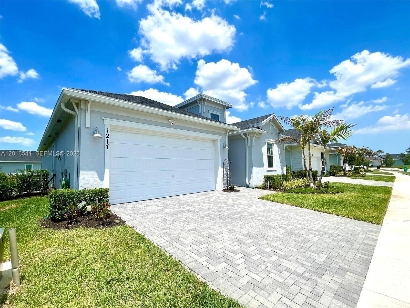1217 SE Crosswood WayPort St. Lucie - picture
