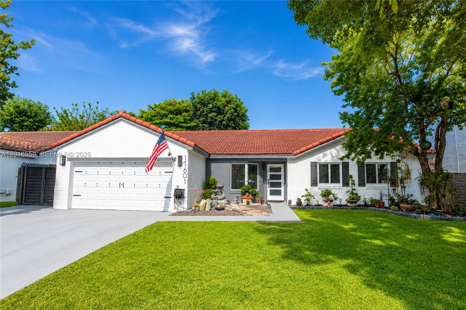 17601 SW 138th CtMiami - picture