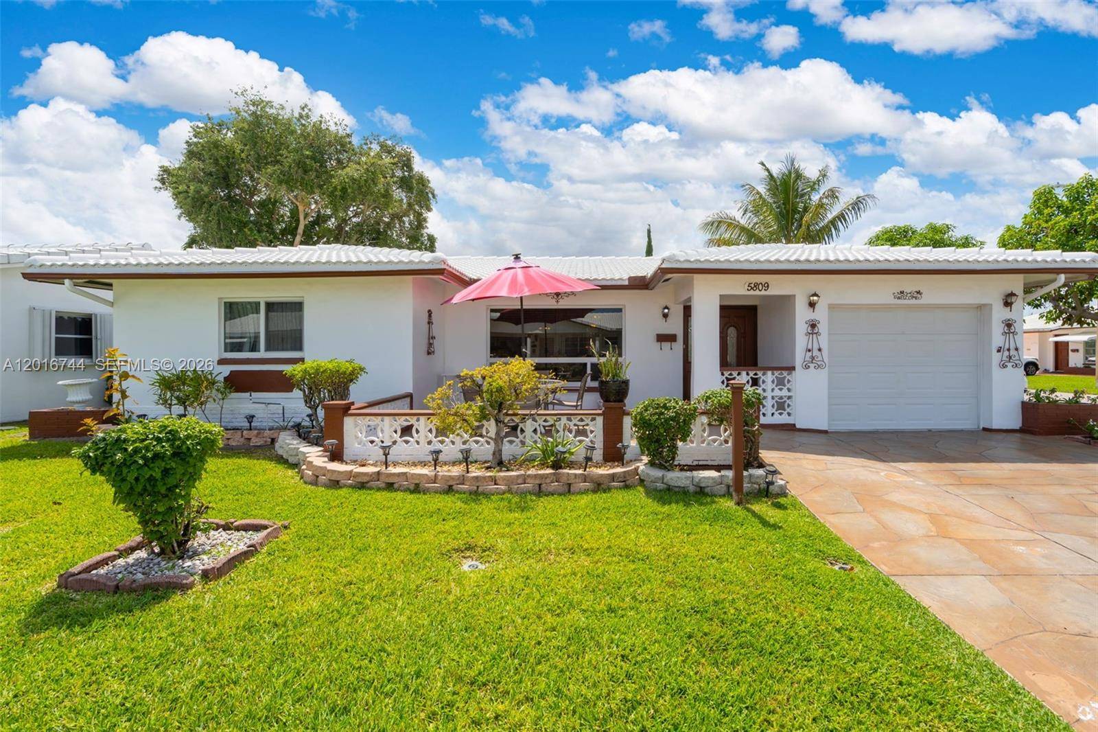 5809 NW 83rd AveTamarac - picture