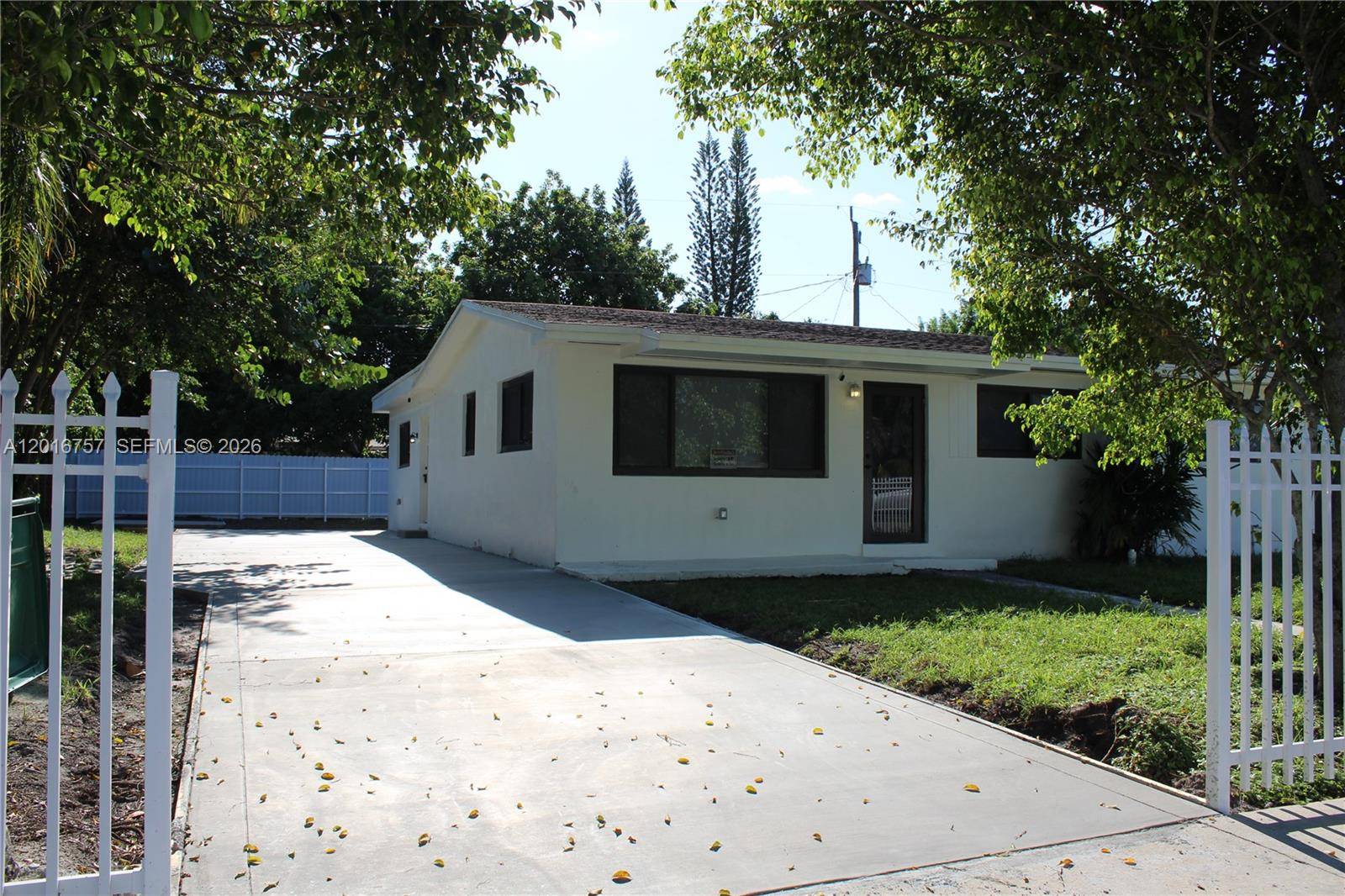 18815 NW 42nd PlMiami Gardens - picture