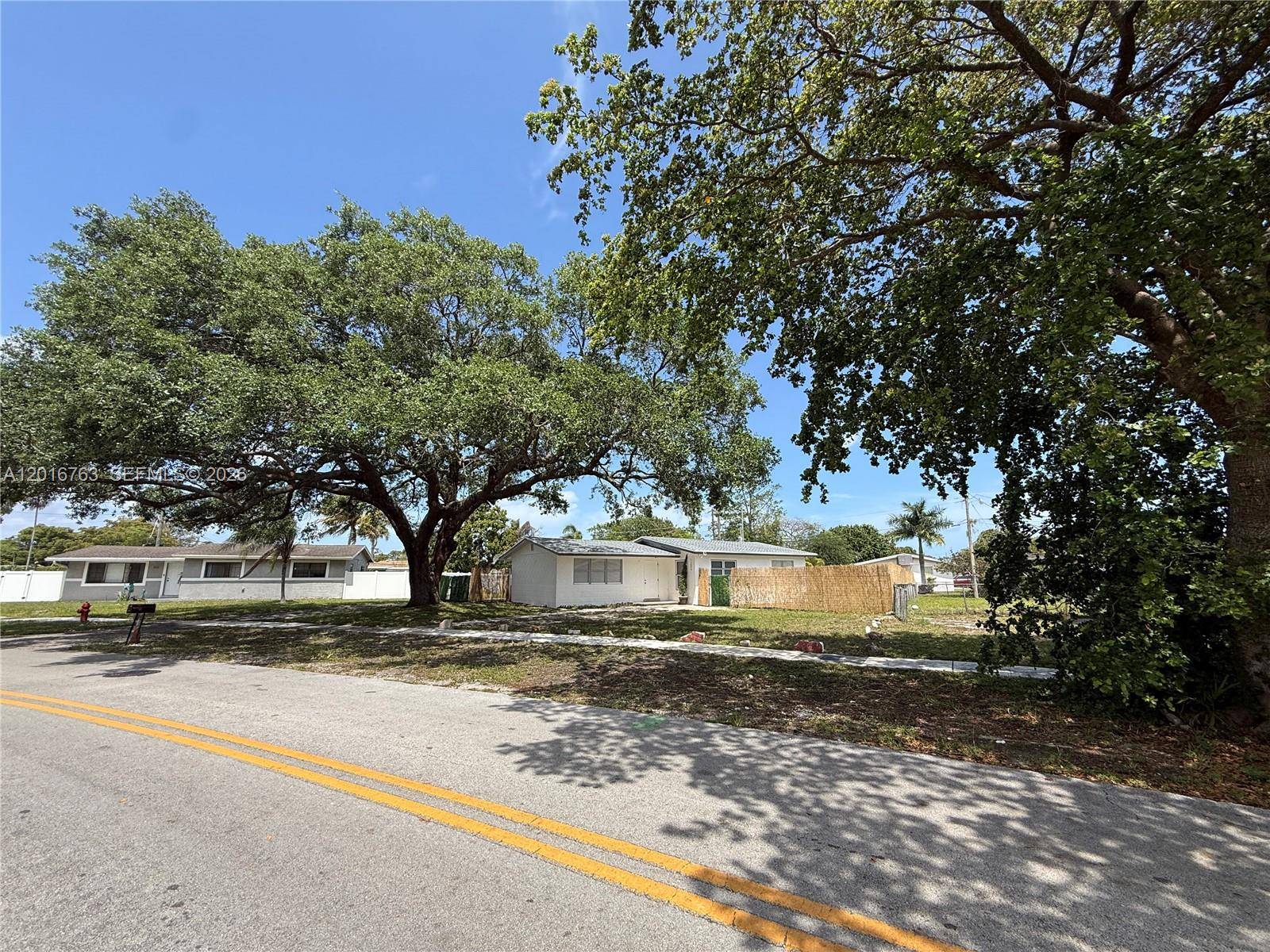 1606 NW 12th AveFort Lauderdale - picture