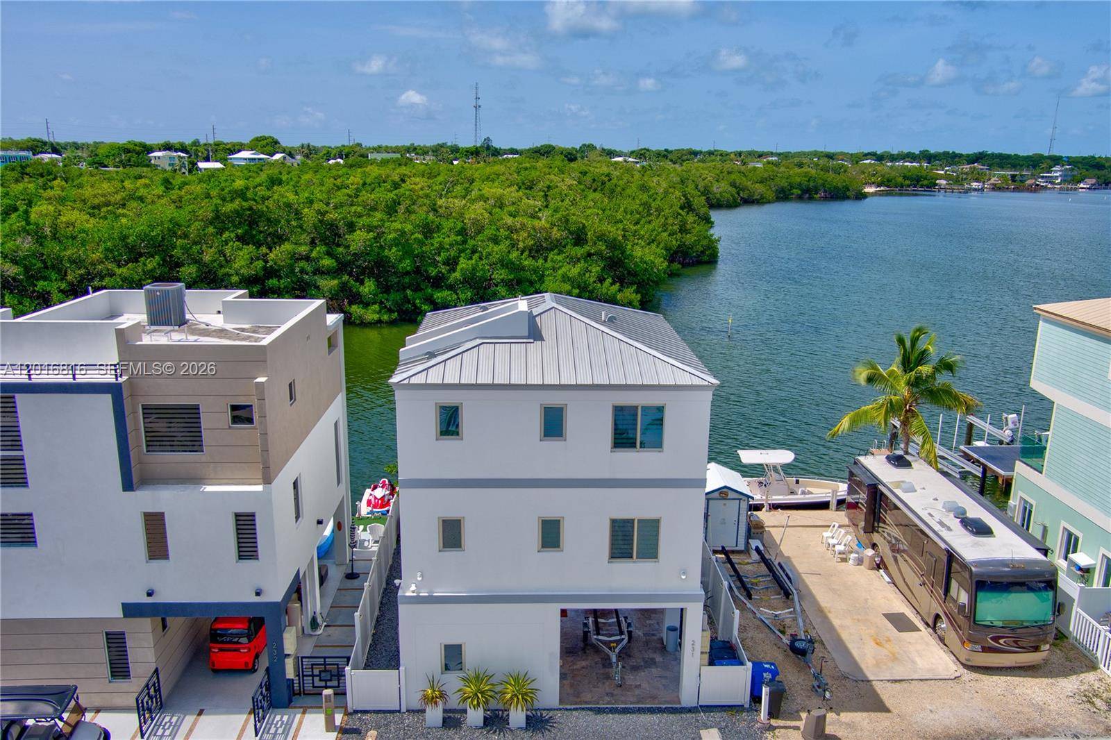 325 CalusaKey Largo - picture