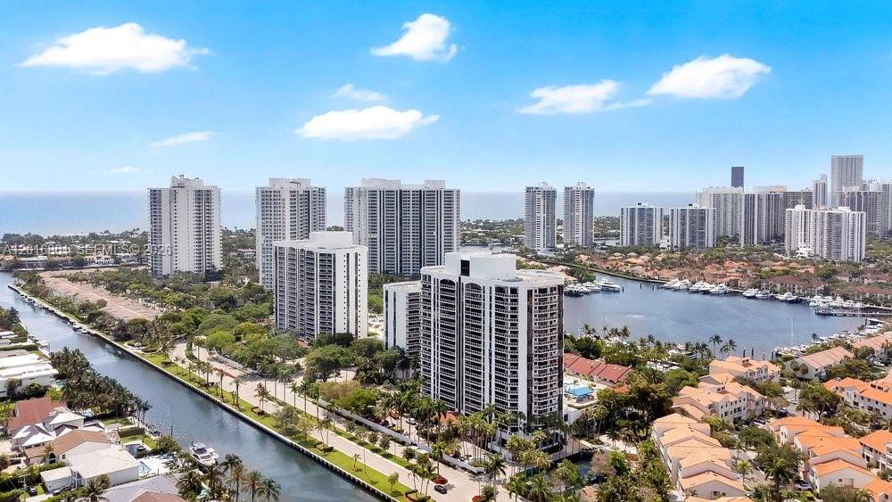 3600 Yacht Club DrAventura - HARBOR TWS AT THE WATERWA condo unit 1801 - picture