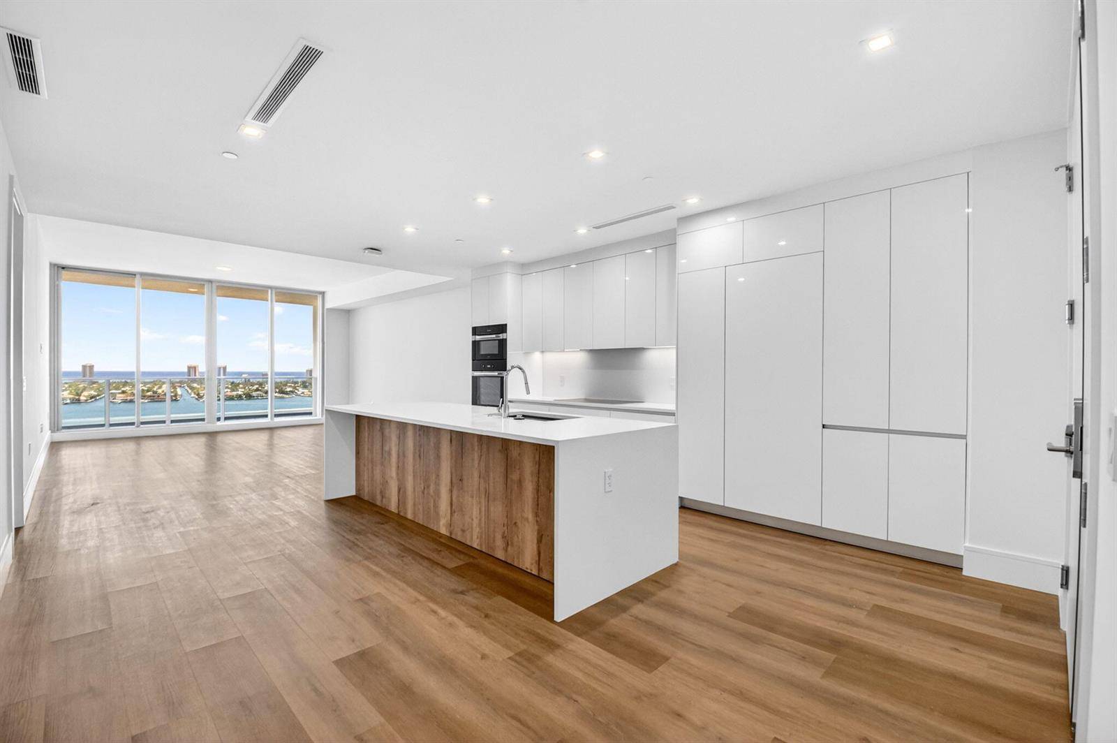 220 Lake ShoreWest Palm Beach - NAUTILUS 220 condo unit 1808 - picture