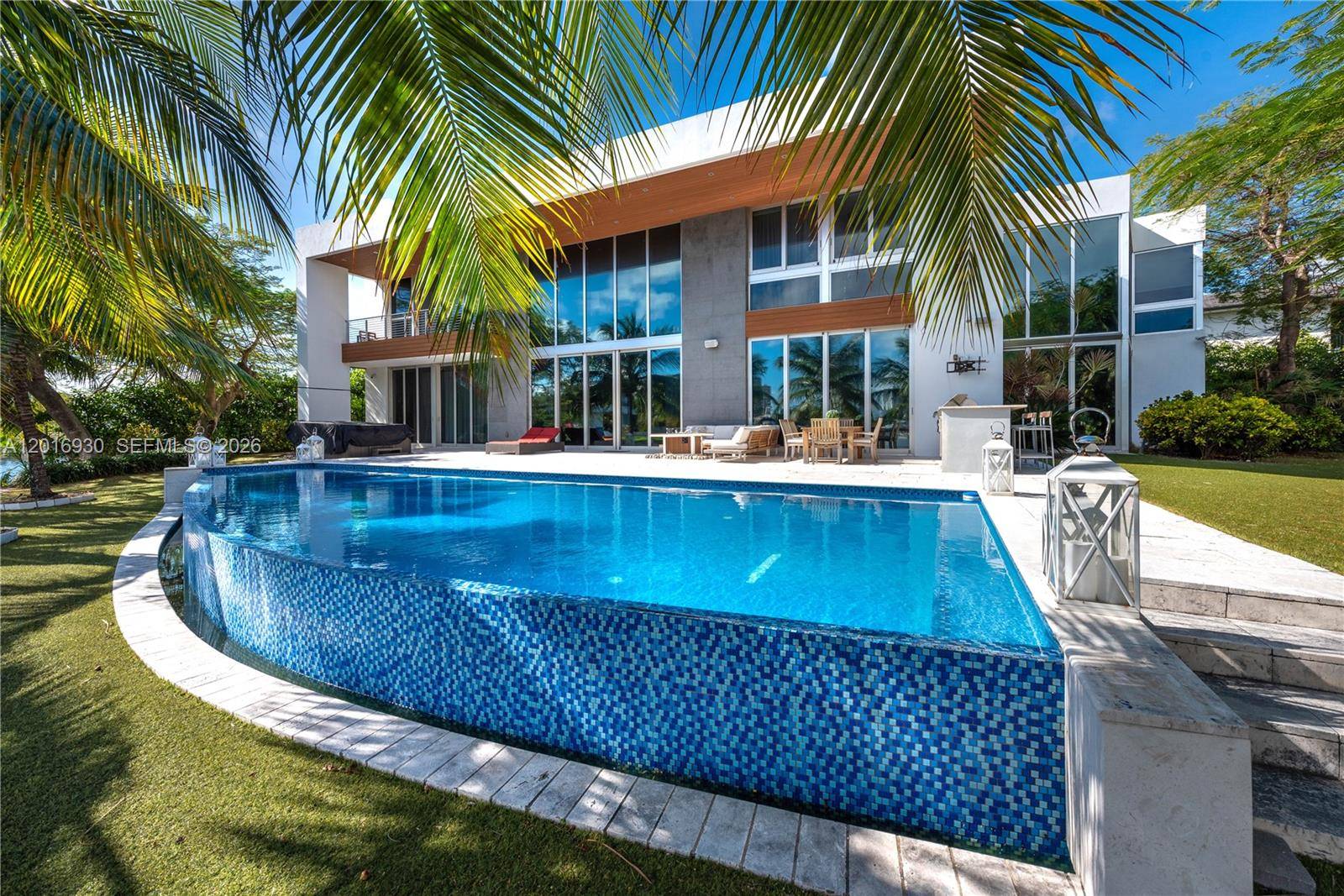 400 Tamarind DrHallandale Beach - picture