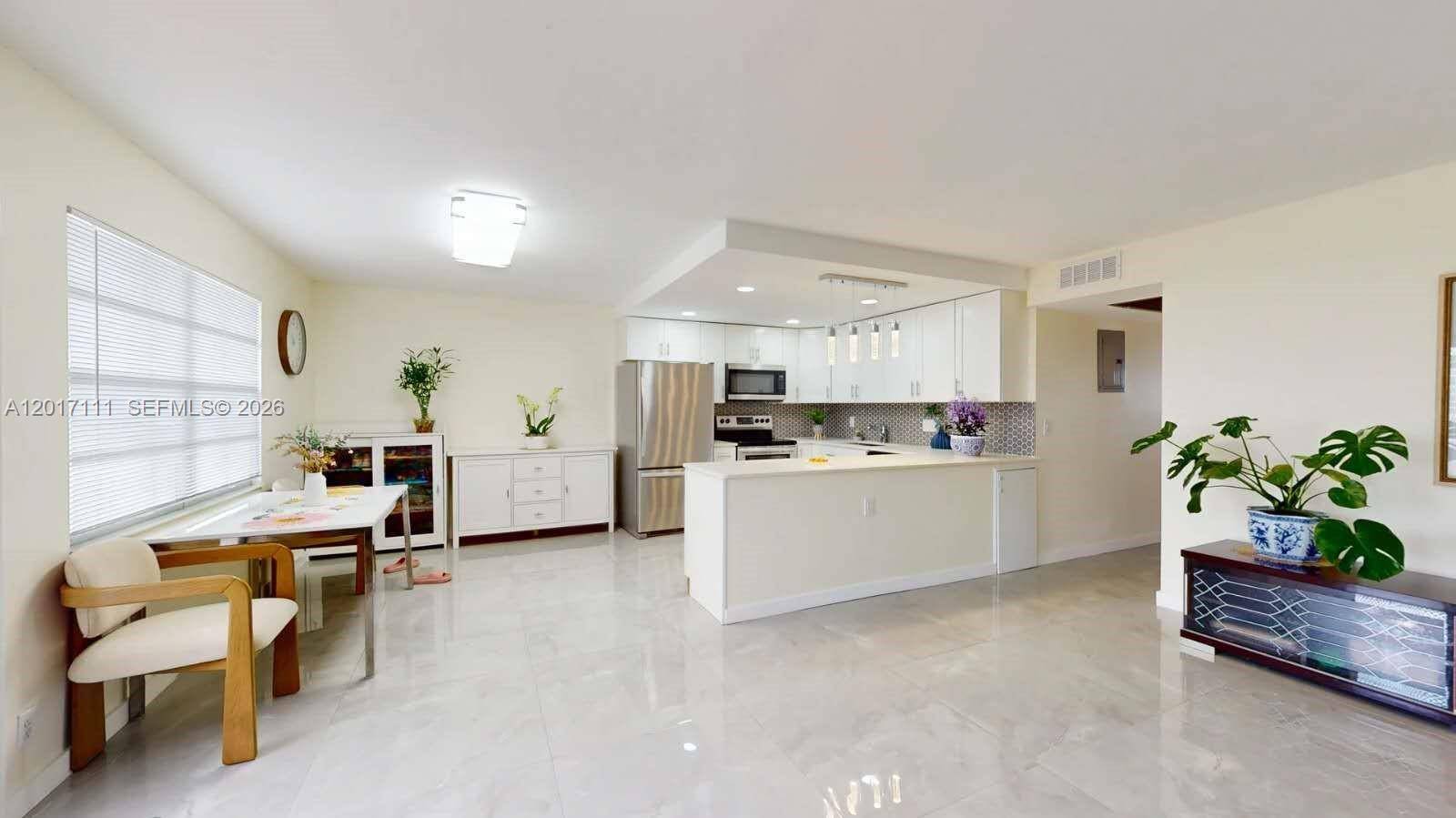 325 Wellington GWest Palm Beach - WELLINGTON CONDOS condo unit G - picture