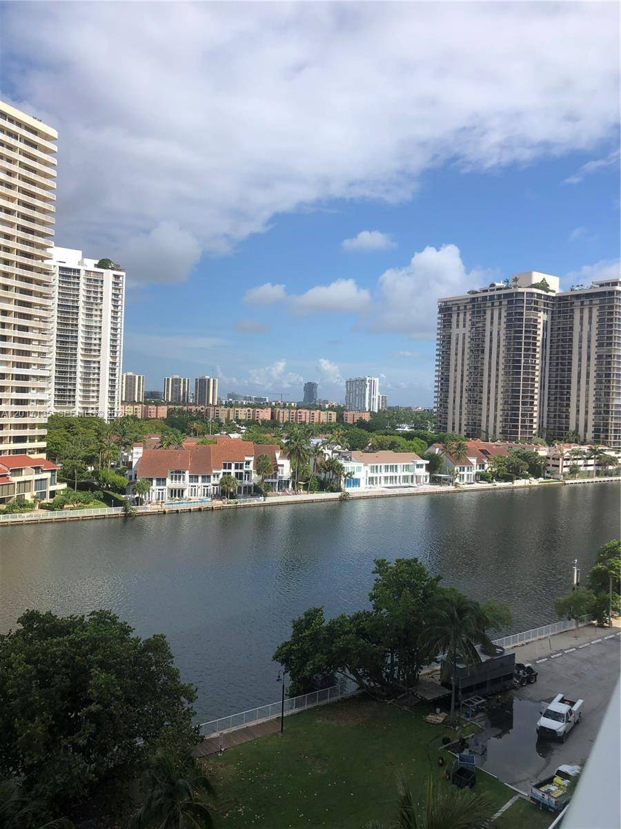 19390 Collins AveSunny Isles Beach - Apartments-Annual,Condo condo unit 907 - picture