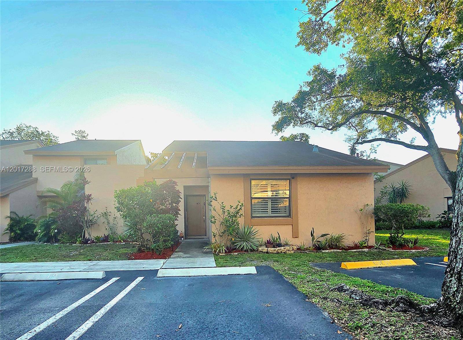 19 Chestnut CirCooper City - picture