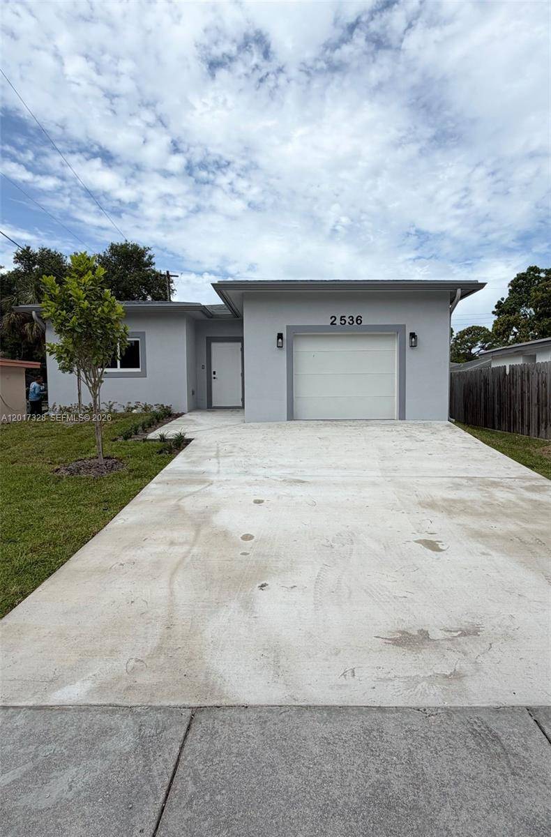 2536 NW 9th CtFort Lauderdale - picture