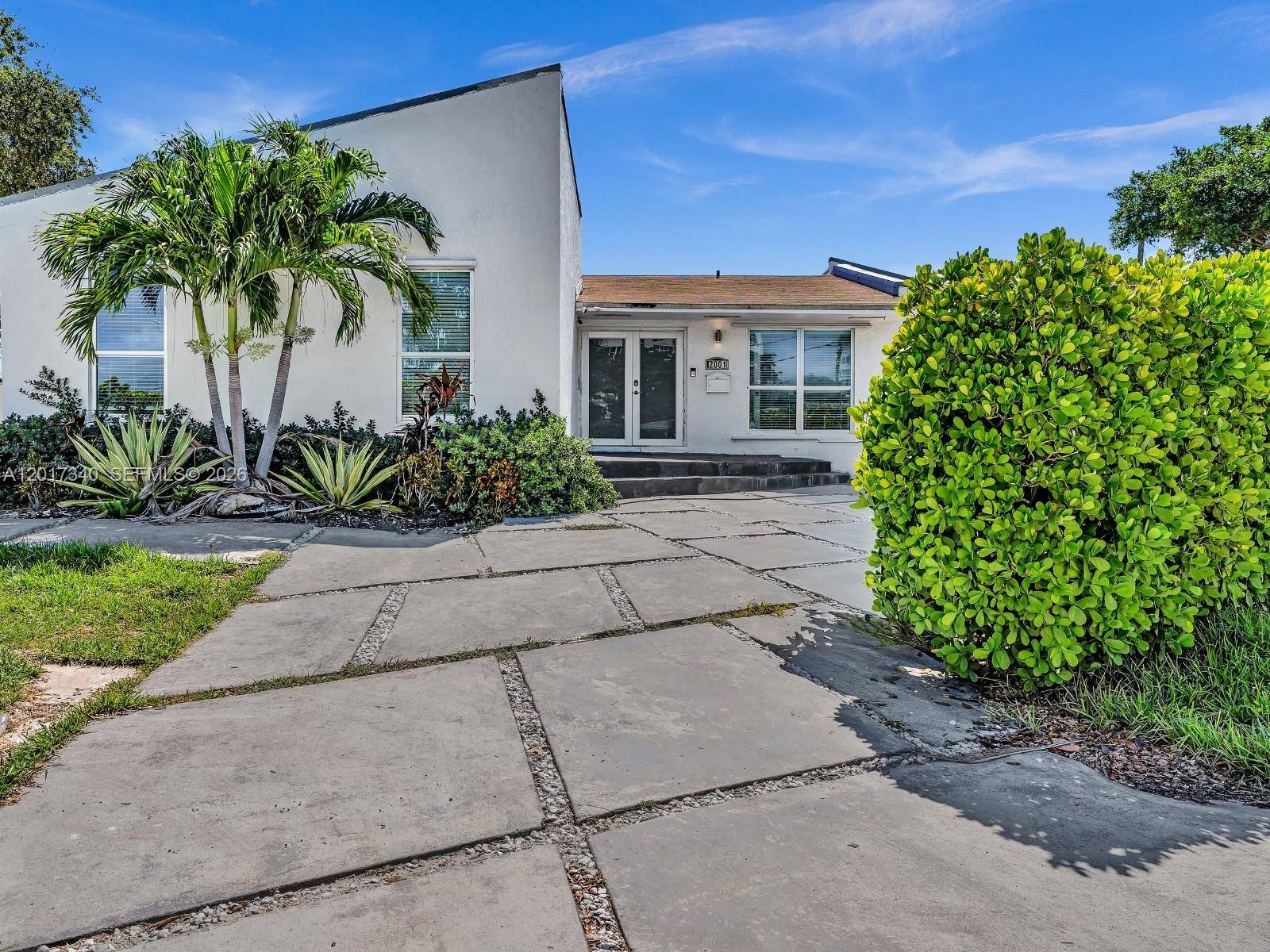 2001 NE 122nd RdNorth Miami - picture