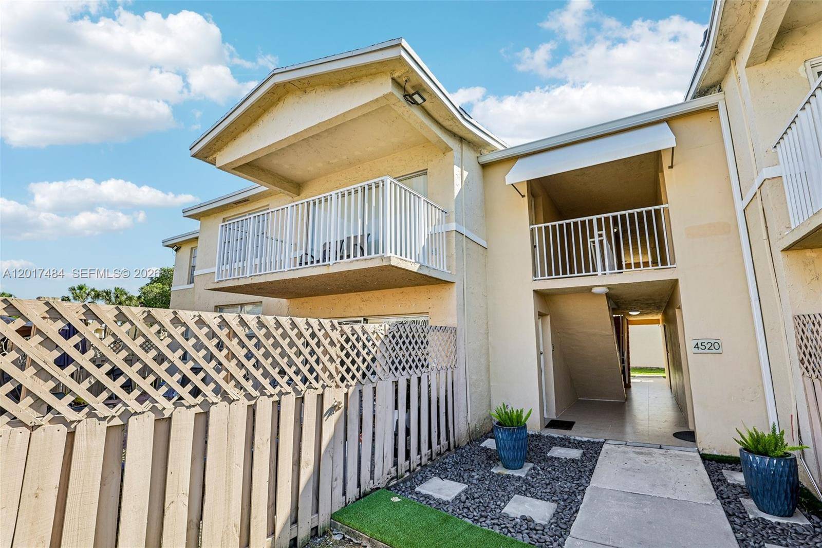 4520 NW 79th AveDoral - DORAL GARDENS CONDO condo unit 2D - picture