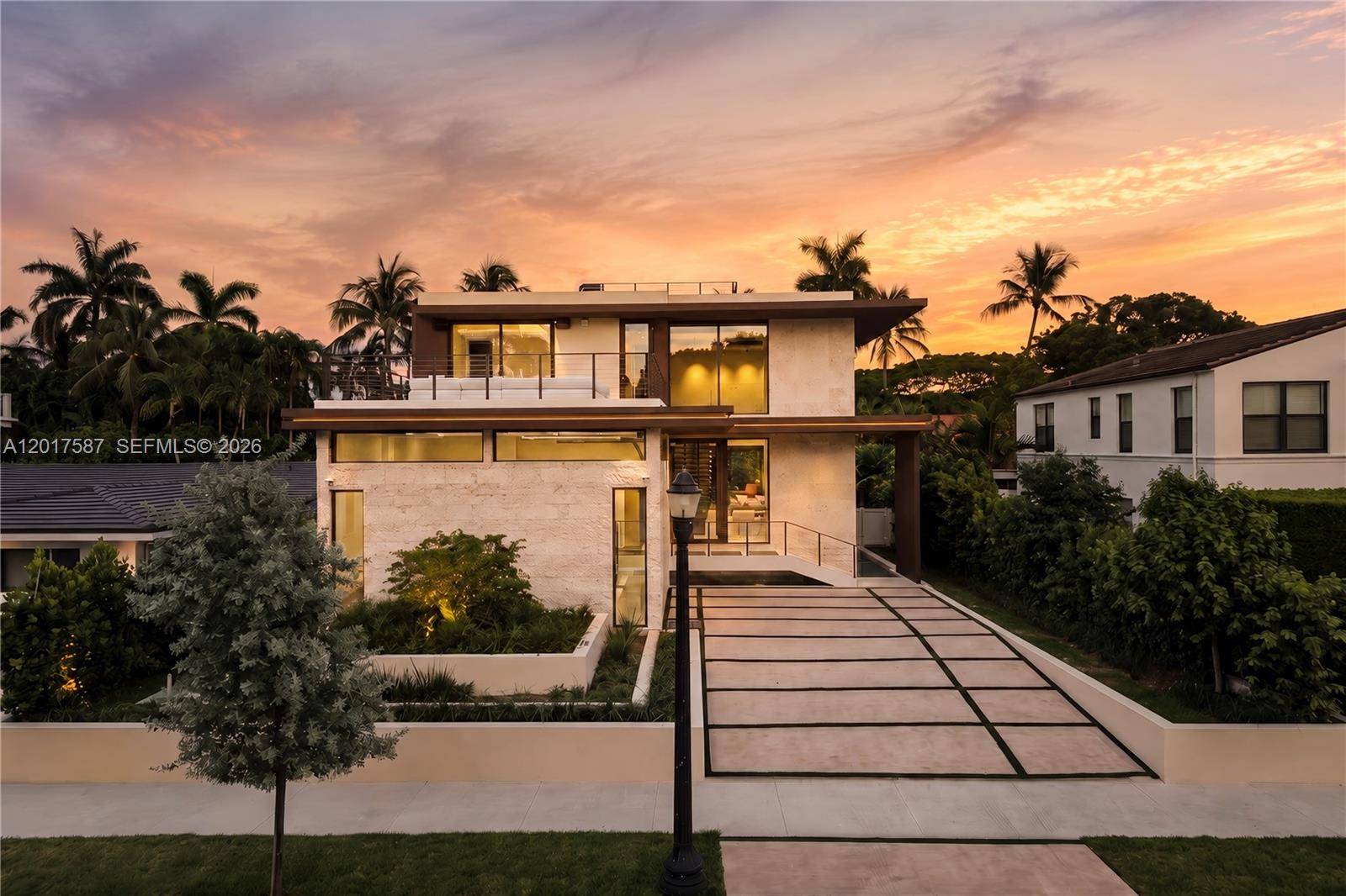 3045 N Bay RdMiami Beach - picture