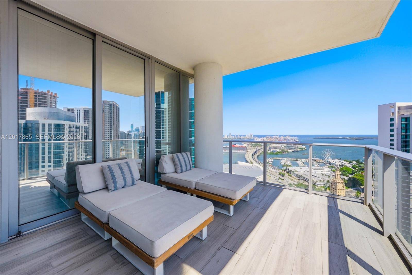 851 NE 1st AveMiami - PARAMOUNT MIAMI WORLDCENT condo unit 3711 - picture