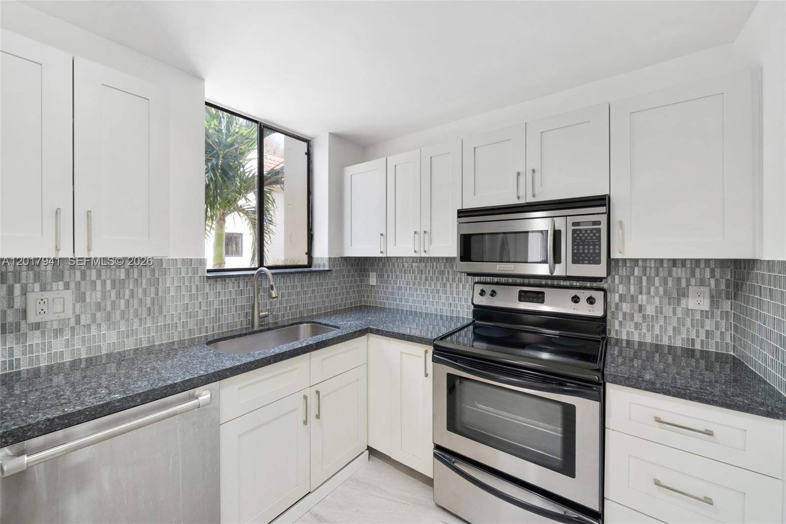 1401 NE 9th StFort Lauderdale - VICTORIA PARK PLACE condo unit 26 - picture