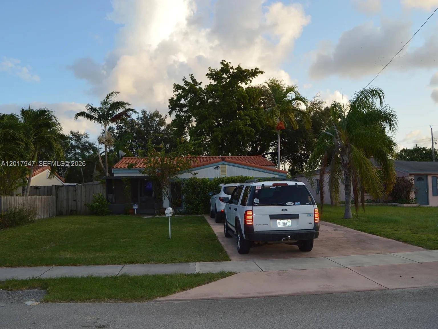 1448 NE 177th StNorth Miami Beach - Single Family-Annual,House condo unit 1448 - picture