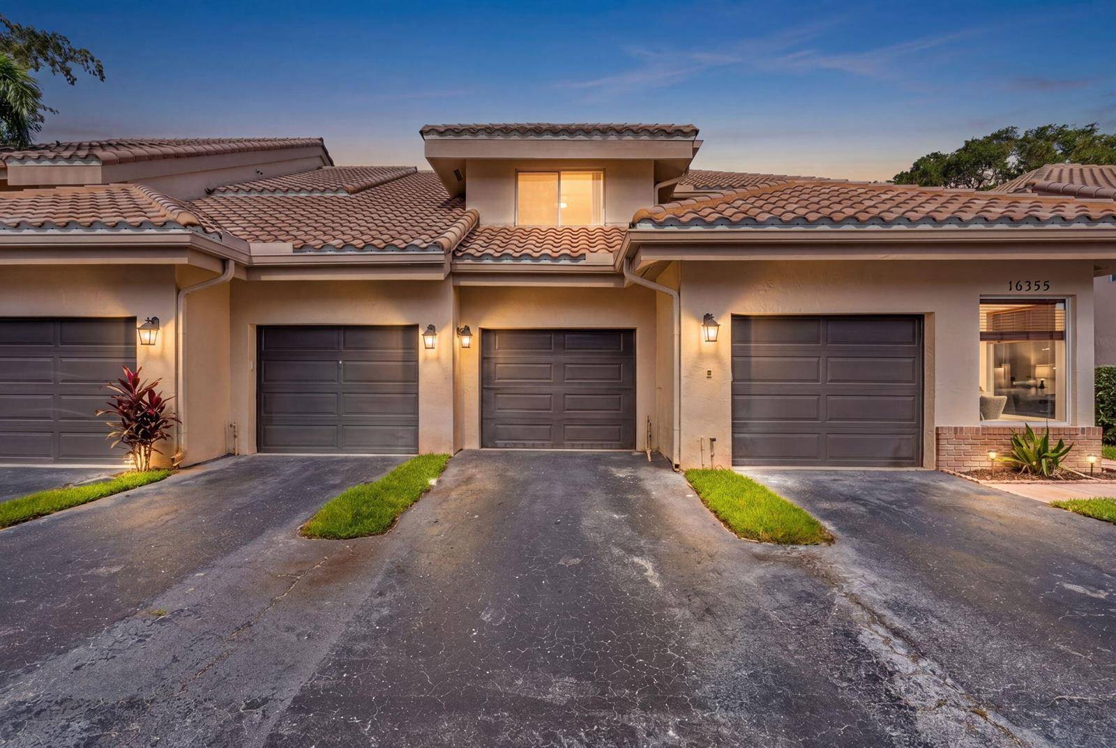 16353 MalibuWeston - CALIFORNIA COURTS CONDO condo unit 61 - picture