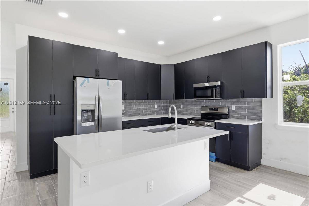136 Lomas RdOther City - In The State Of Florida - picture