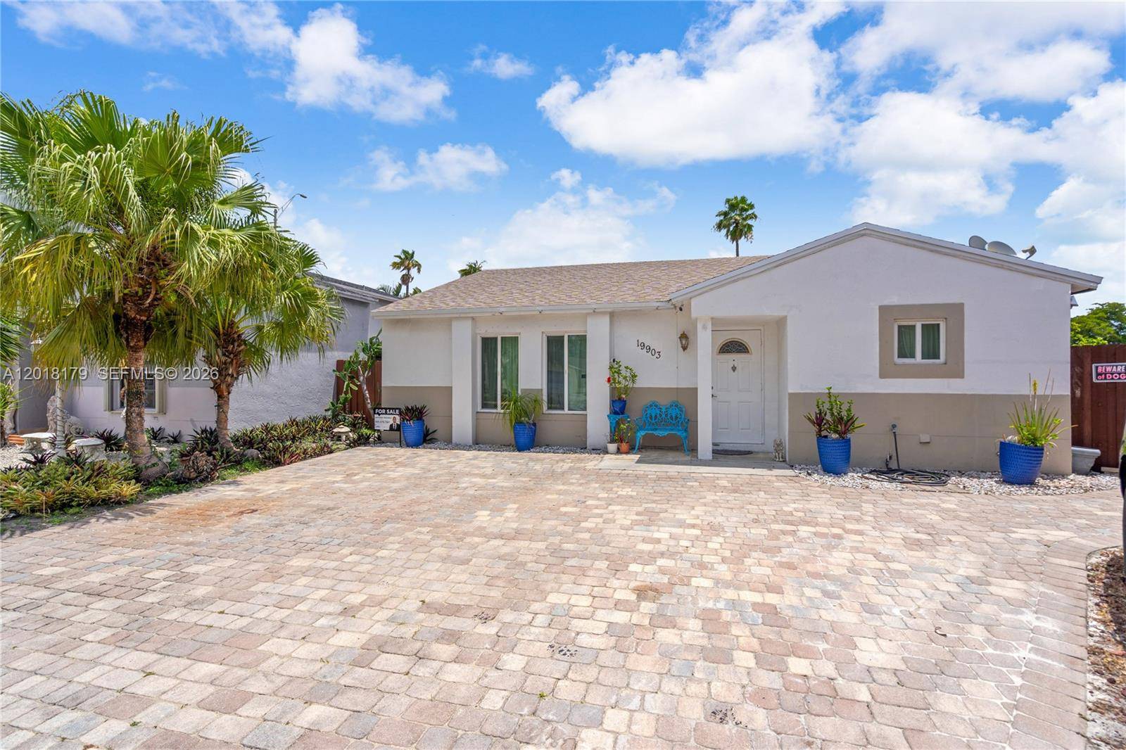 19903 NW 67th CtHialeah - picture