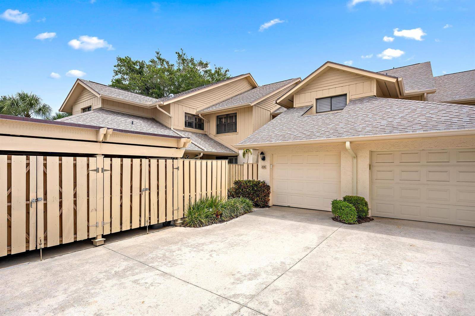 17165 WaterbendJupiter - WATERBEND AT JONATHANS LAN condo unit 206 - picture