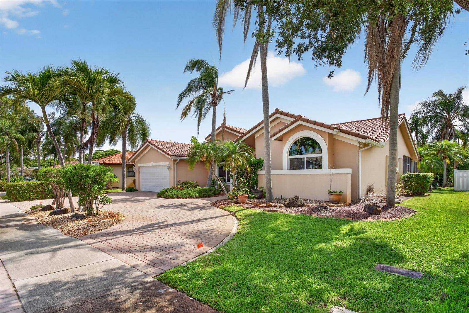 5333 N SpringsCoral Springs - picture