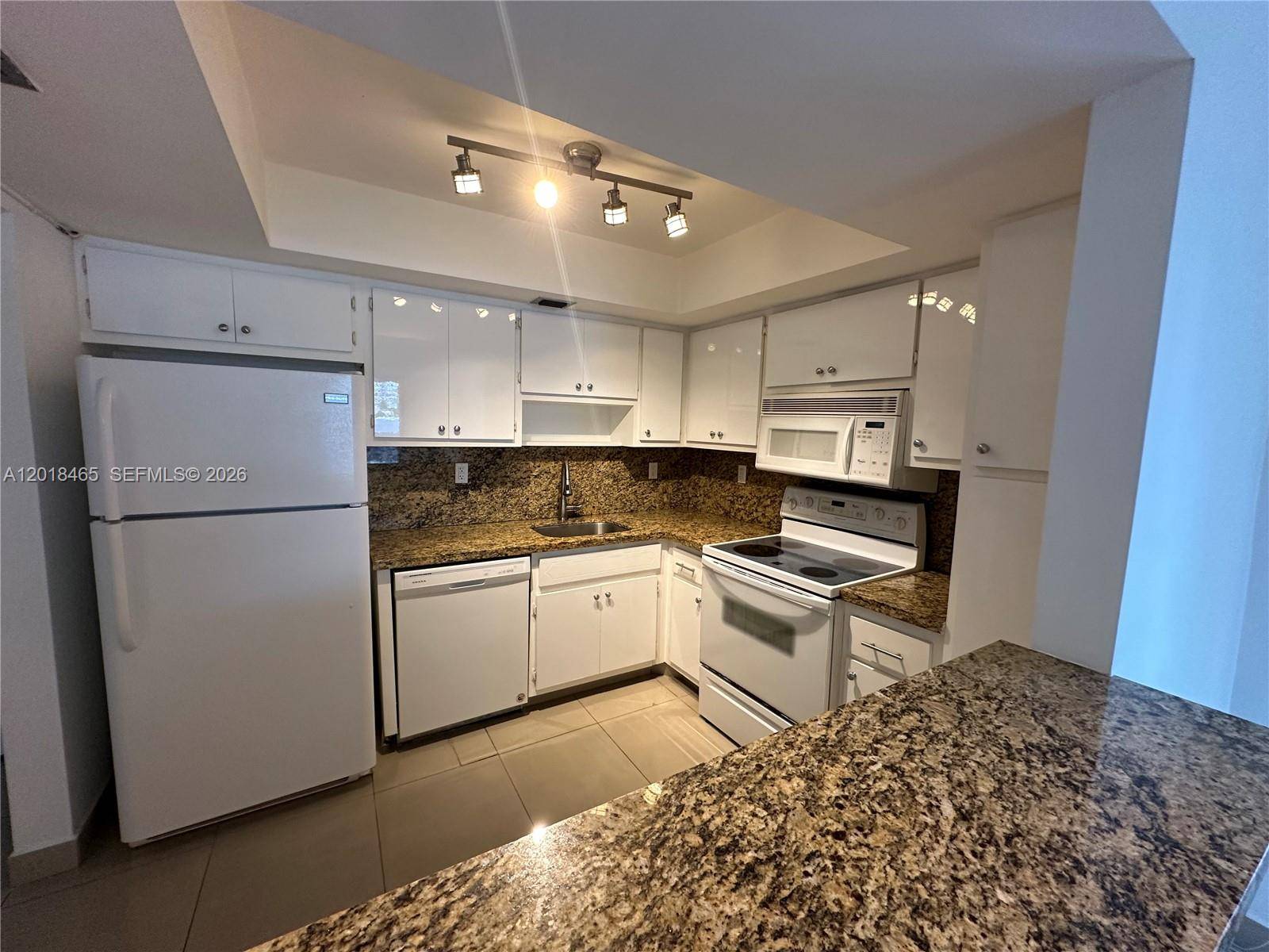 7118 Bonita DrMiami Beach - Condo 5+ Stories,Condo condo unit 305 - picture
