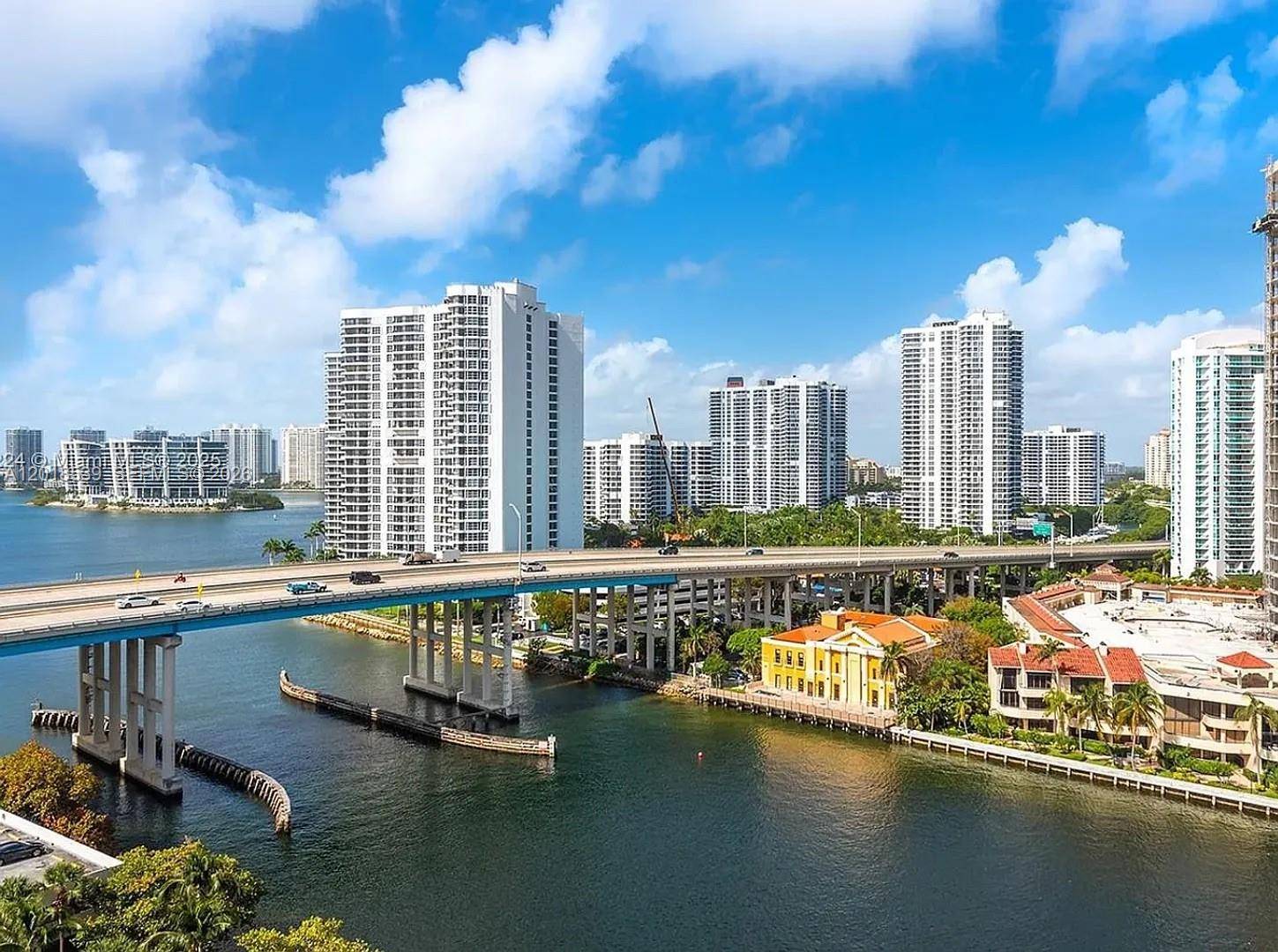 19390 Collins AveSunny Isles Beach - Condo/Co-Op/Annual,Apartment condo unit 1519 - picture